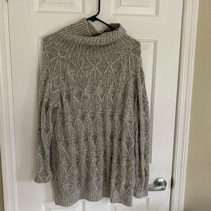 Isabel Maternity shirt size M from Target